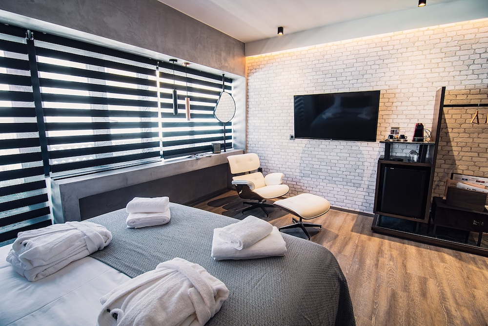 Project 3 Urban Chic Hotel 18/47