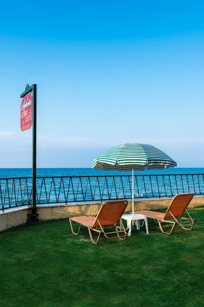 Andreolas Luxury Suites 64/72