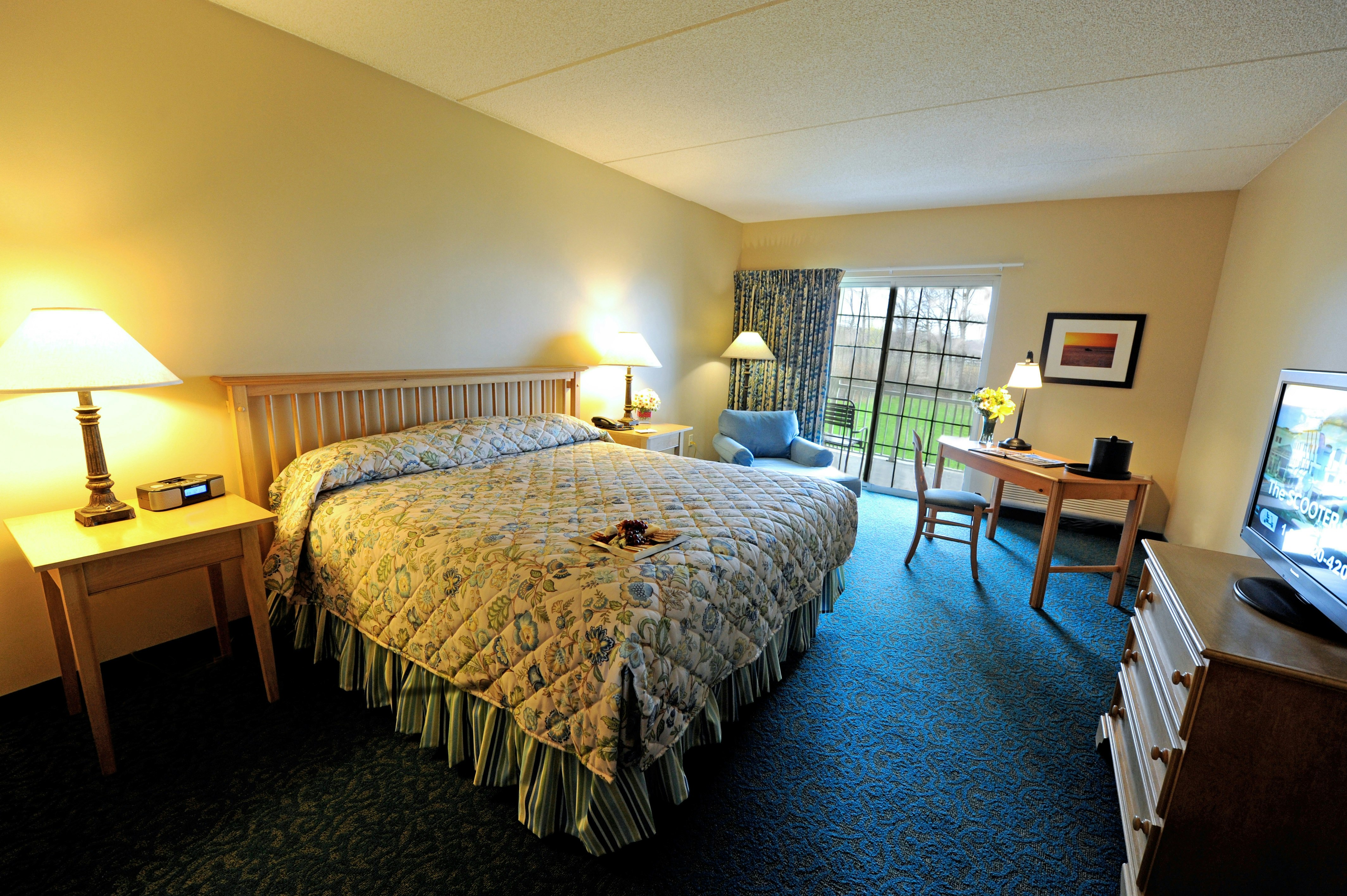 The Lodge At Geneva-On-The-Lake 8/40
