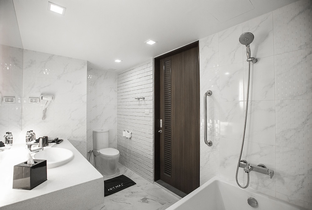 Lanna, Art, Twin Beds, Bathtub، Art Mai Gallery Nimman Hotel 5/5