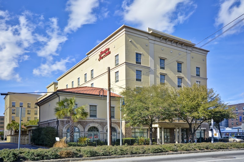 Hampton Inn and Suites Savannah Historic District 1/77
