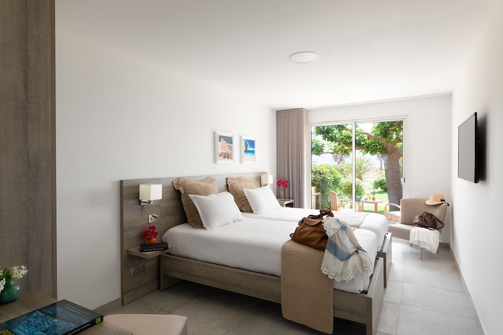 Marina Di Lava Hotel 17/60