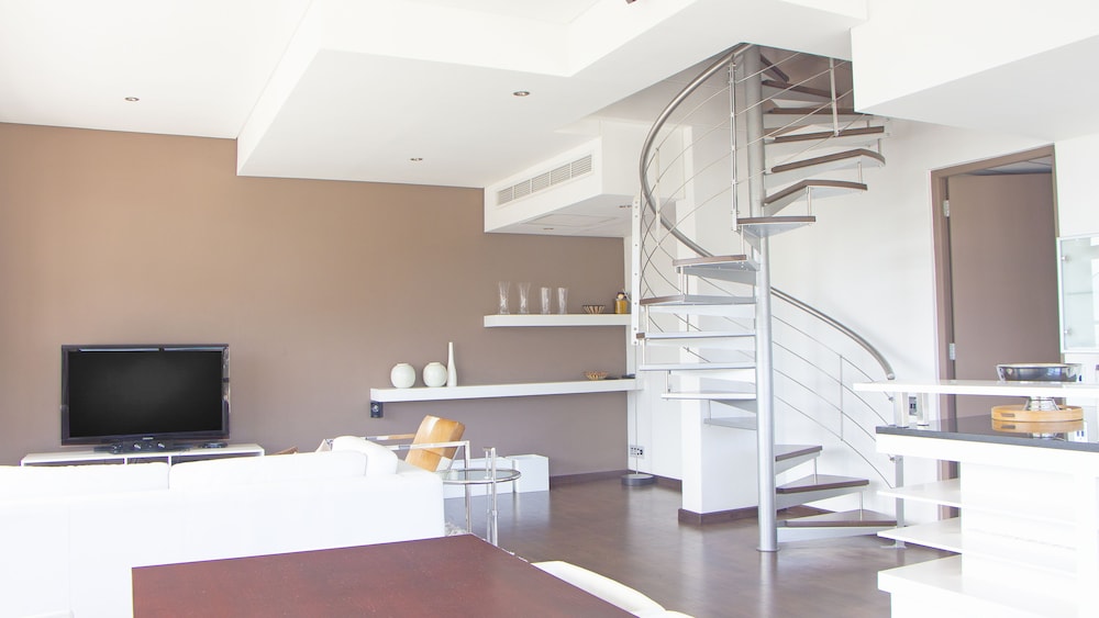 ITC Hospitality Group Penthouse 2 Bedrooms Cartwright s Corner 23/38