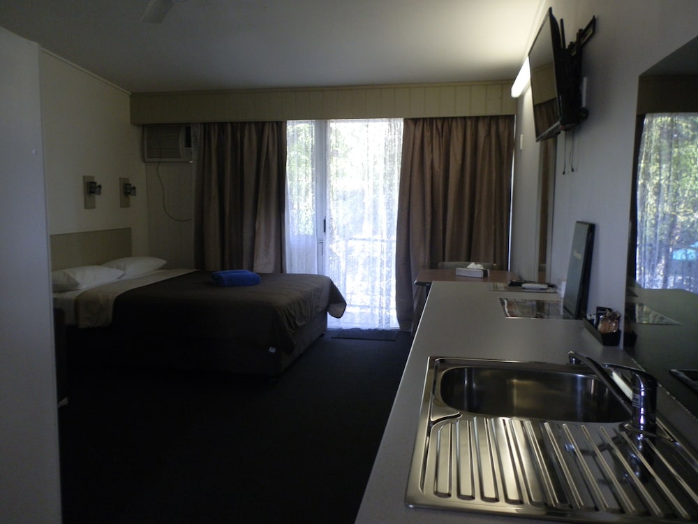 The Coachman Motel 20/42