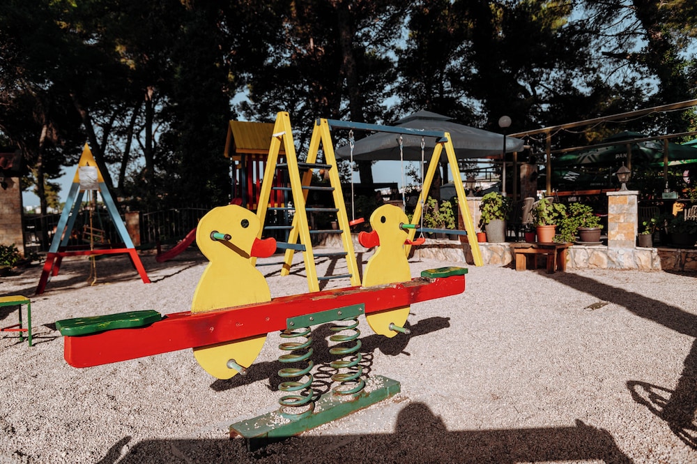 Matilde Beach Resort 35/50