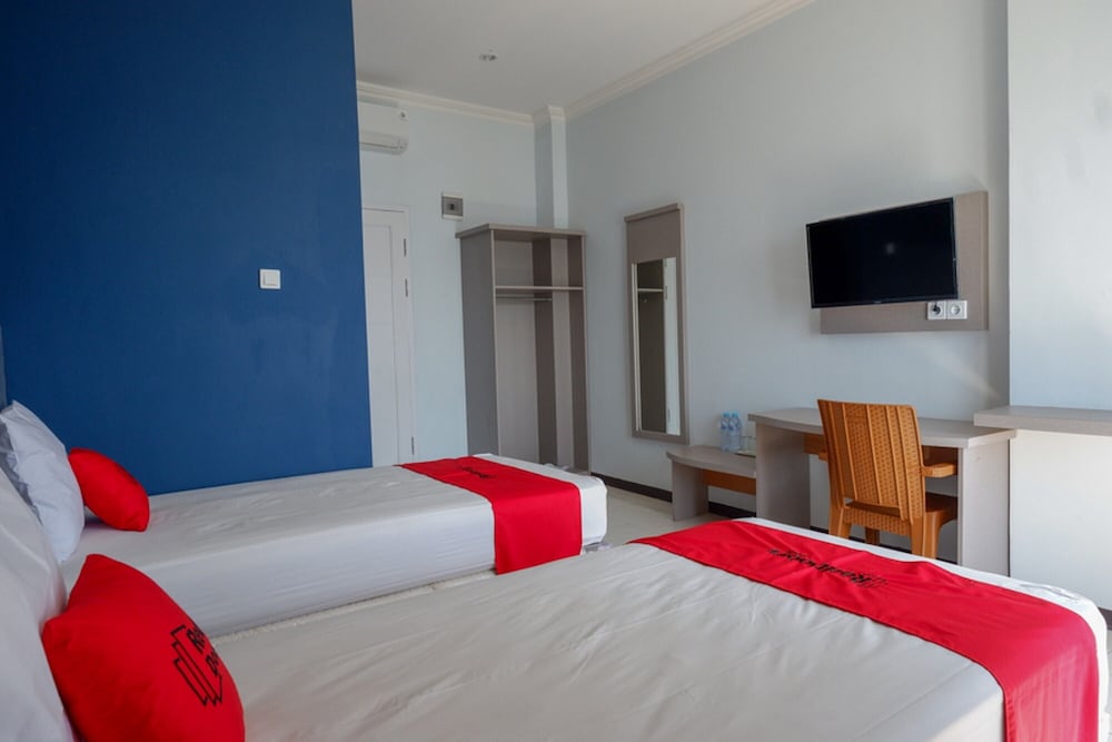RedDoorz Plus Syariah @ Hotel Boulevard Luwuk 10/46