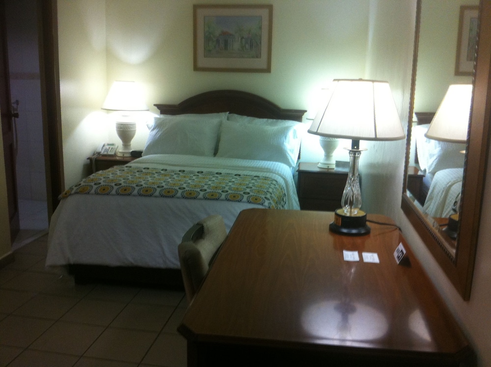 Micro Hotel Condo Suites 10/25