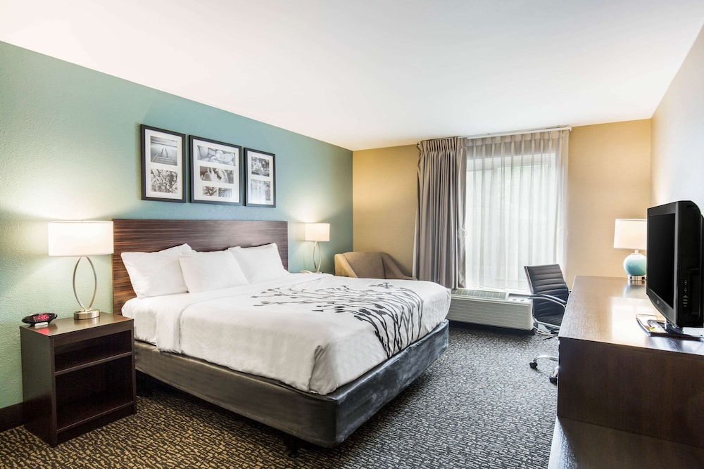 Sleep Inn and Suites Dunmore 10/29