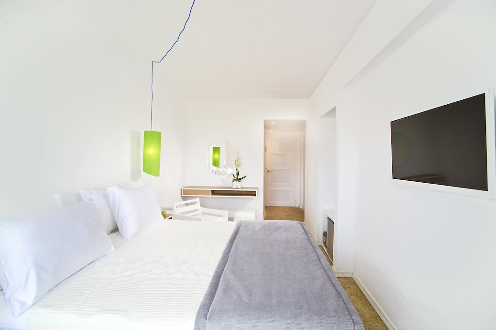 Room, Double Bed, Lateral Side Sea View
