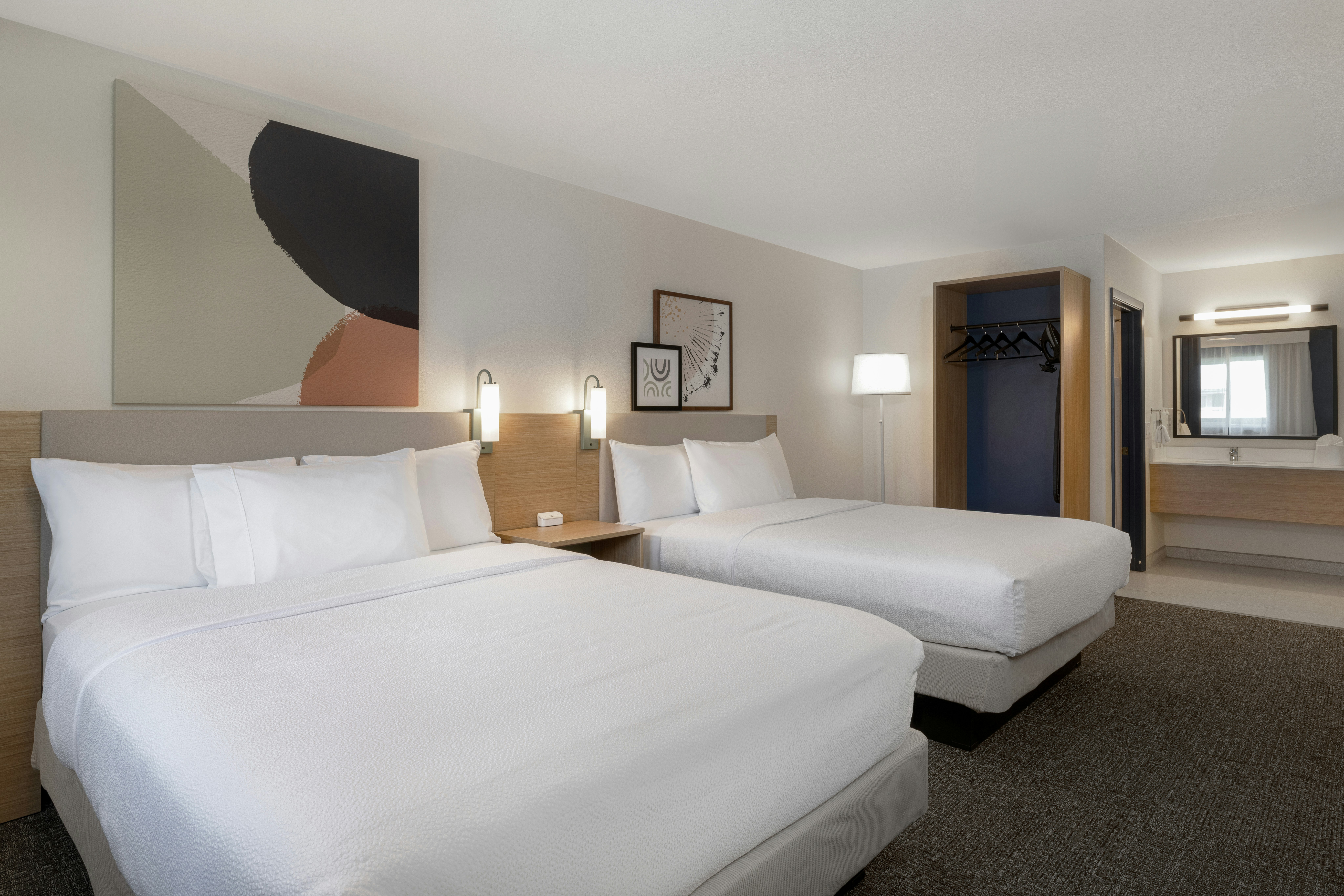 غرفة بسريرين كوين لذوي الإعاقة، Spark by Hilton Santa Nella 2/5