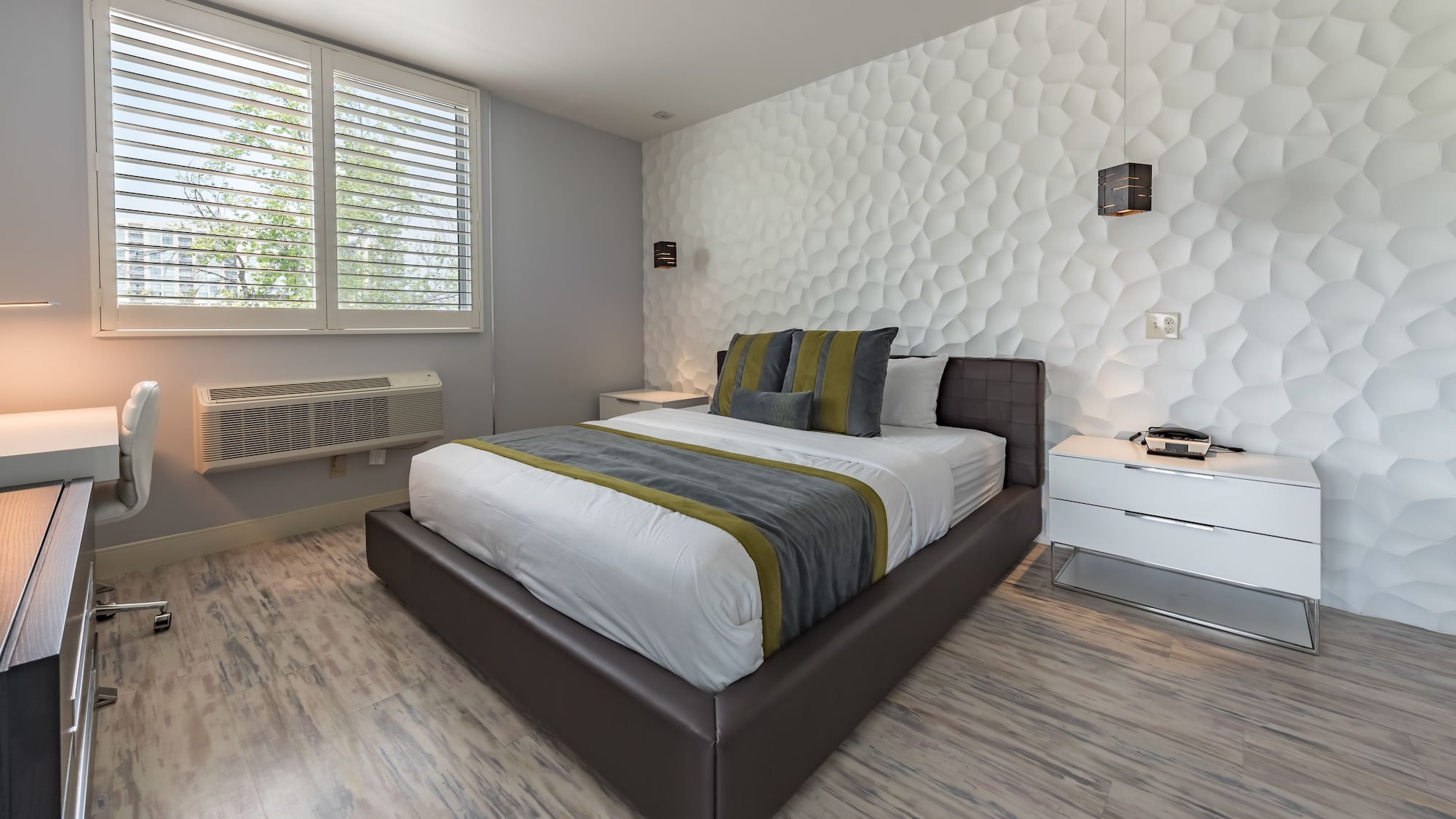 Noho, Suite, King Bed, Terrace