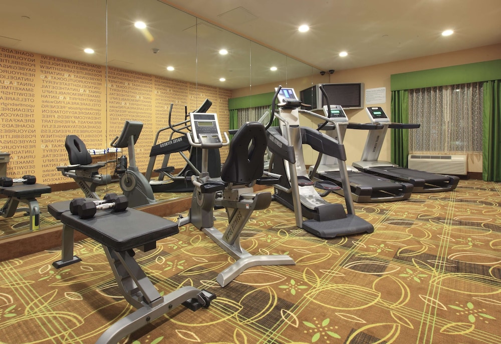 La Quinta Inn Suites By Wyndham Memphis Wolfchase 36/63