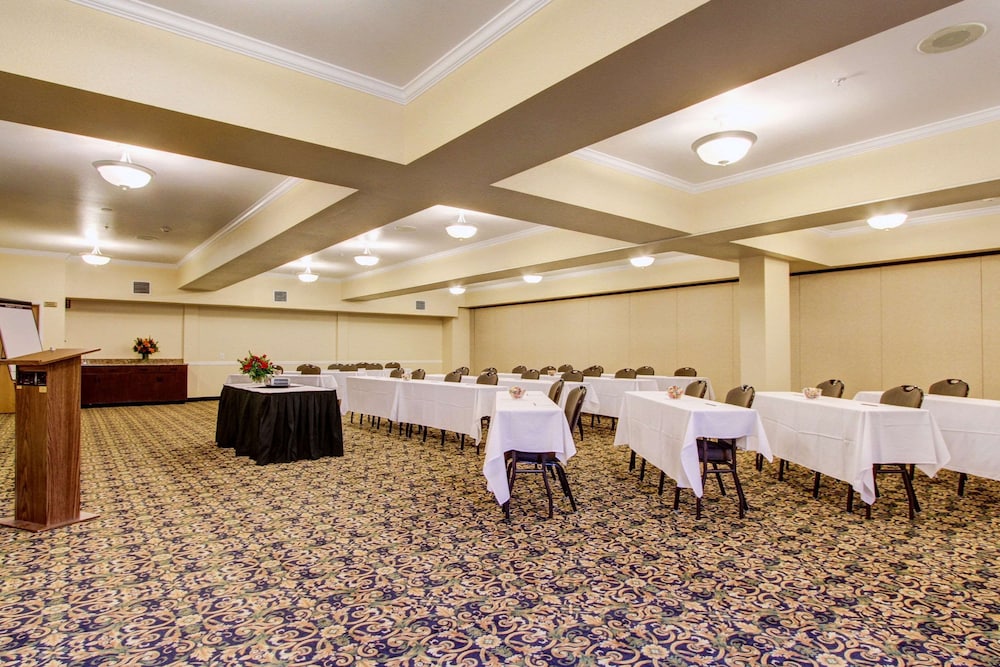 Clarion Suites Anchorage Downtown 40/45