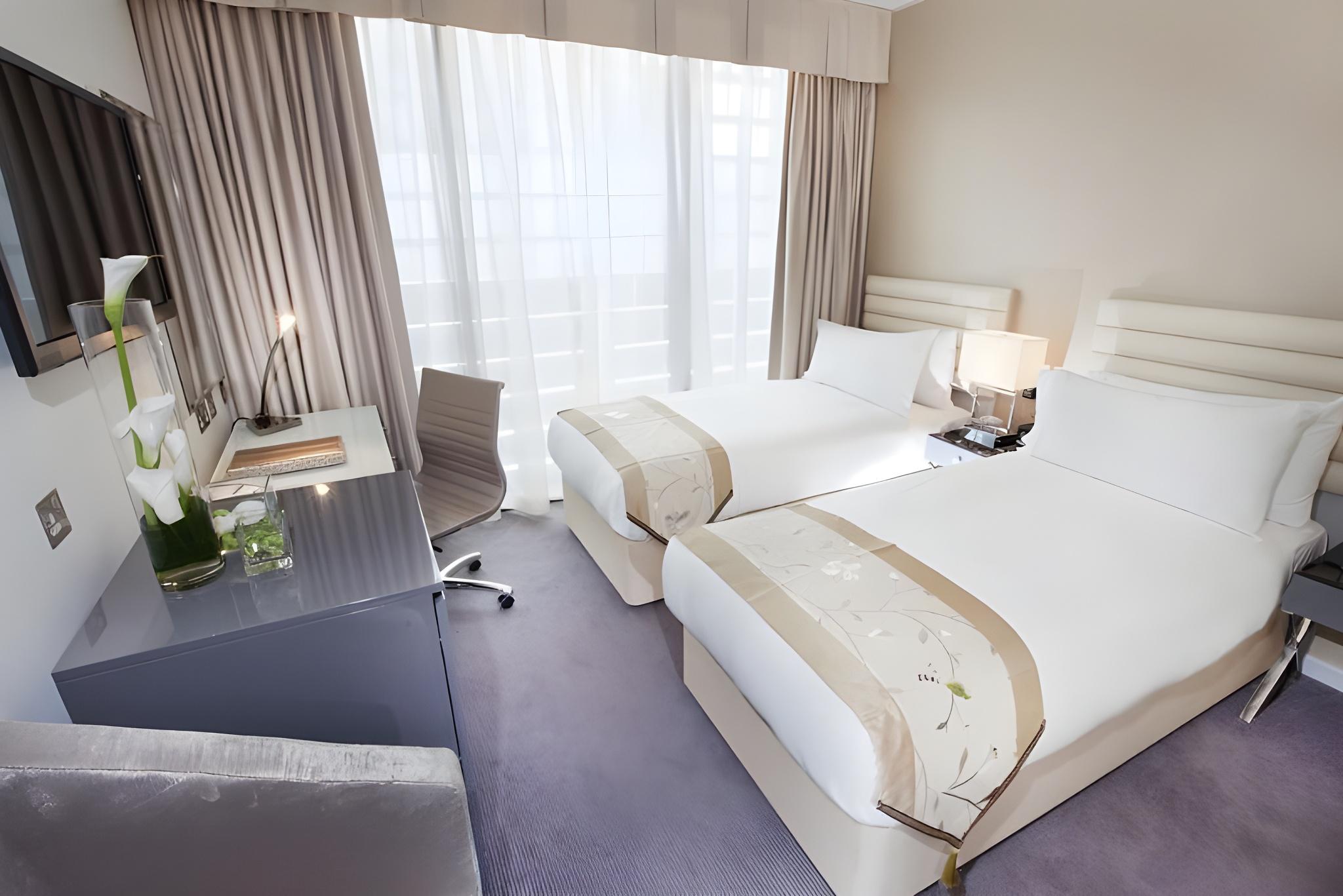 Dorsett, Double or Twin Bed
