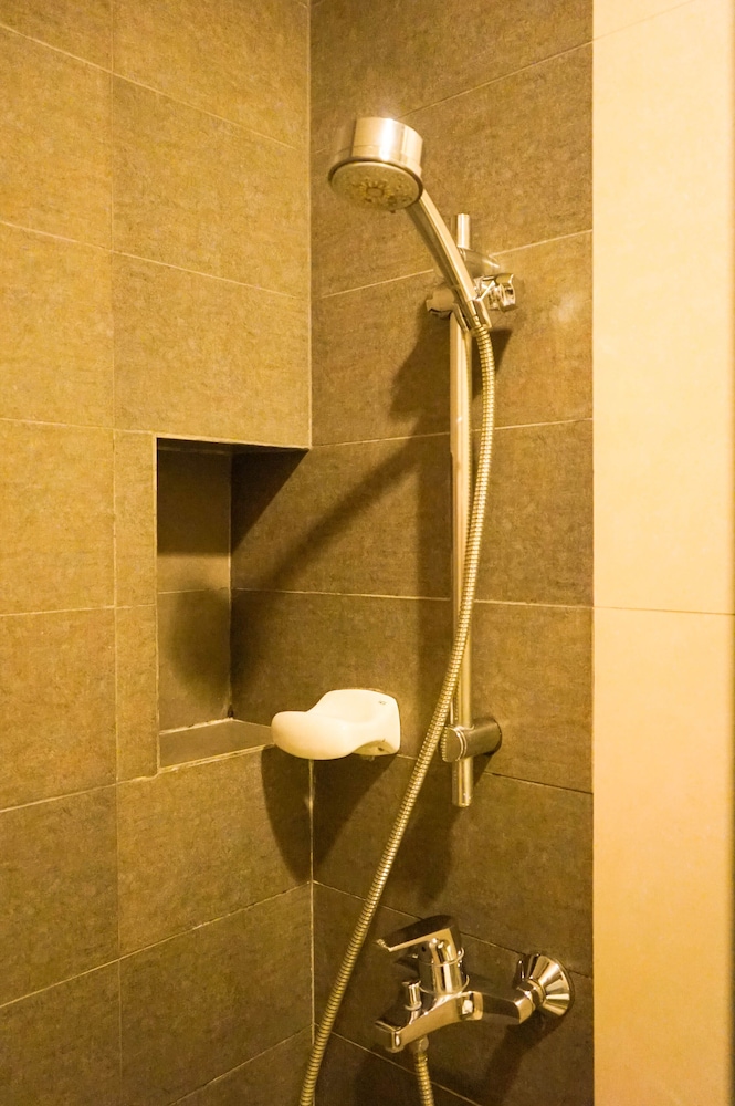 Tacloban Plaza Hotel 35/51