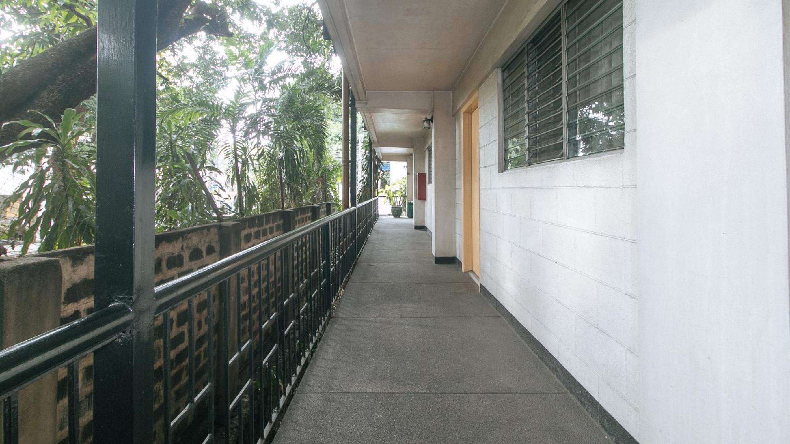 BROADWAY COURT APARTELLE 1/45