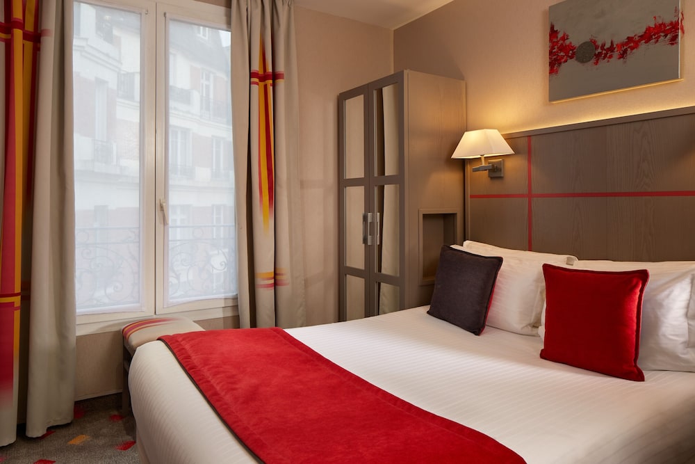ROOM, DOUBLE BED