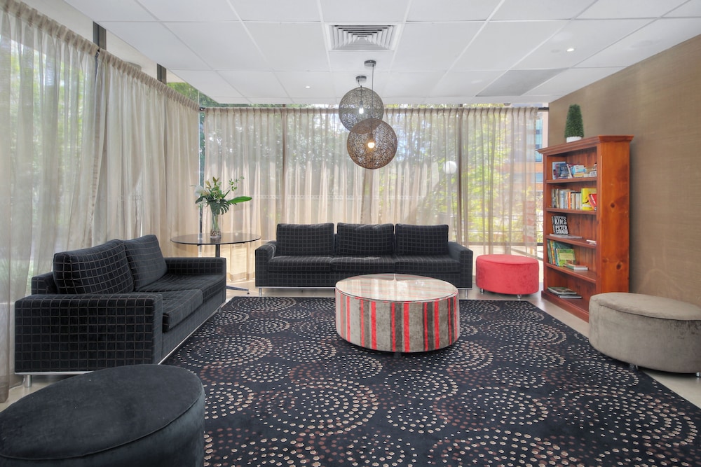 The Summit Apartments 56/67