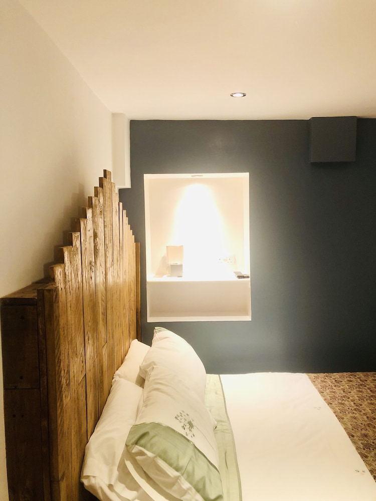 Westbank Hotel - Guest House 12/50