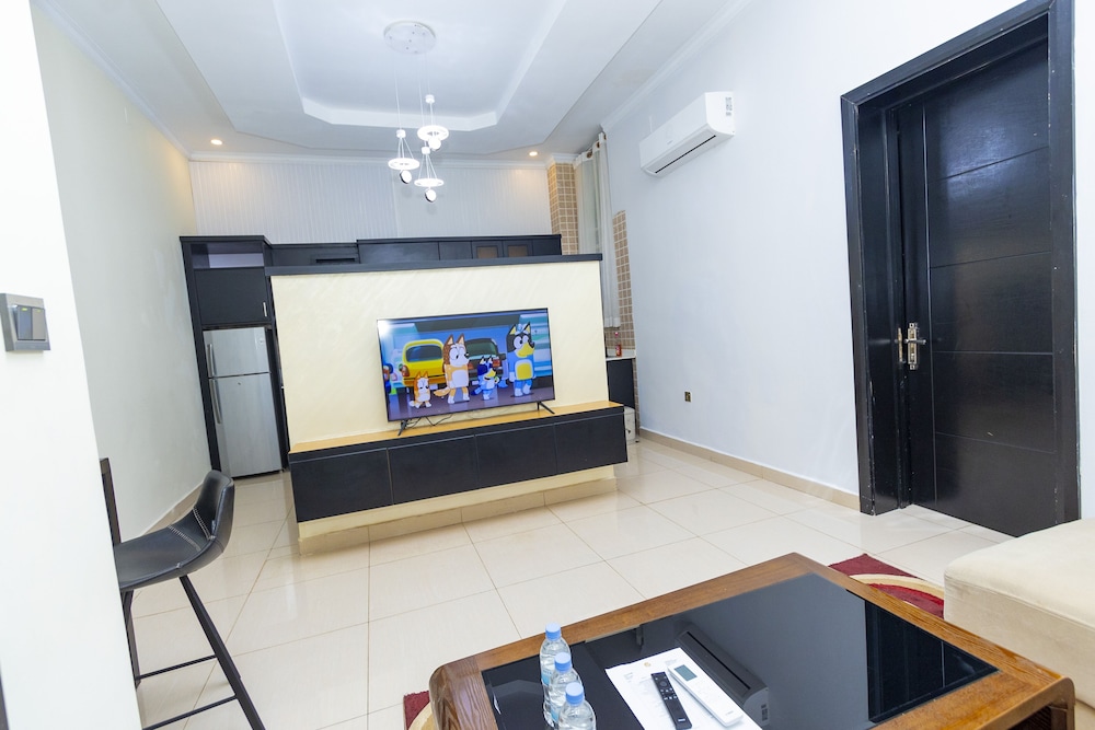 Grazia Apartments 82/96
