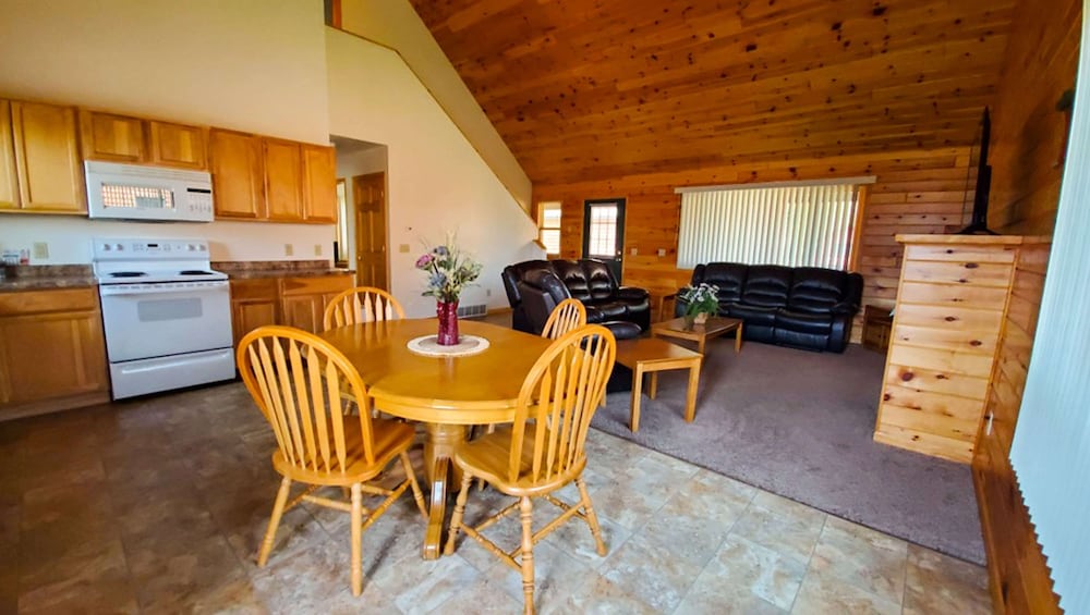 Jasper Ridge Inn Ishpeming 66/75