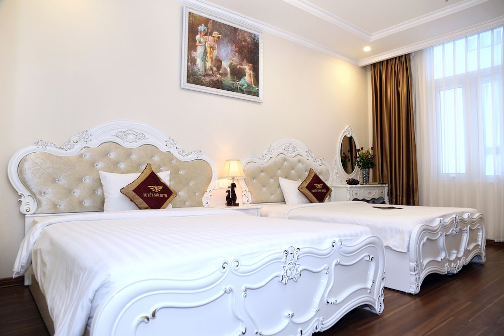 Tuyet Son Hotel 22/68