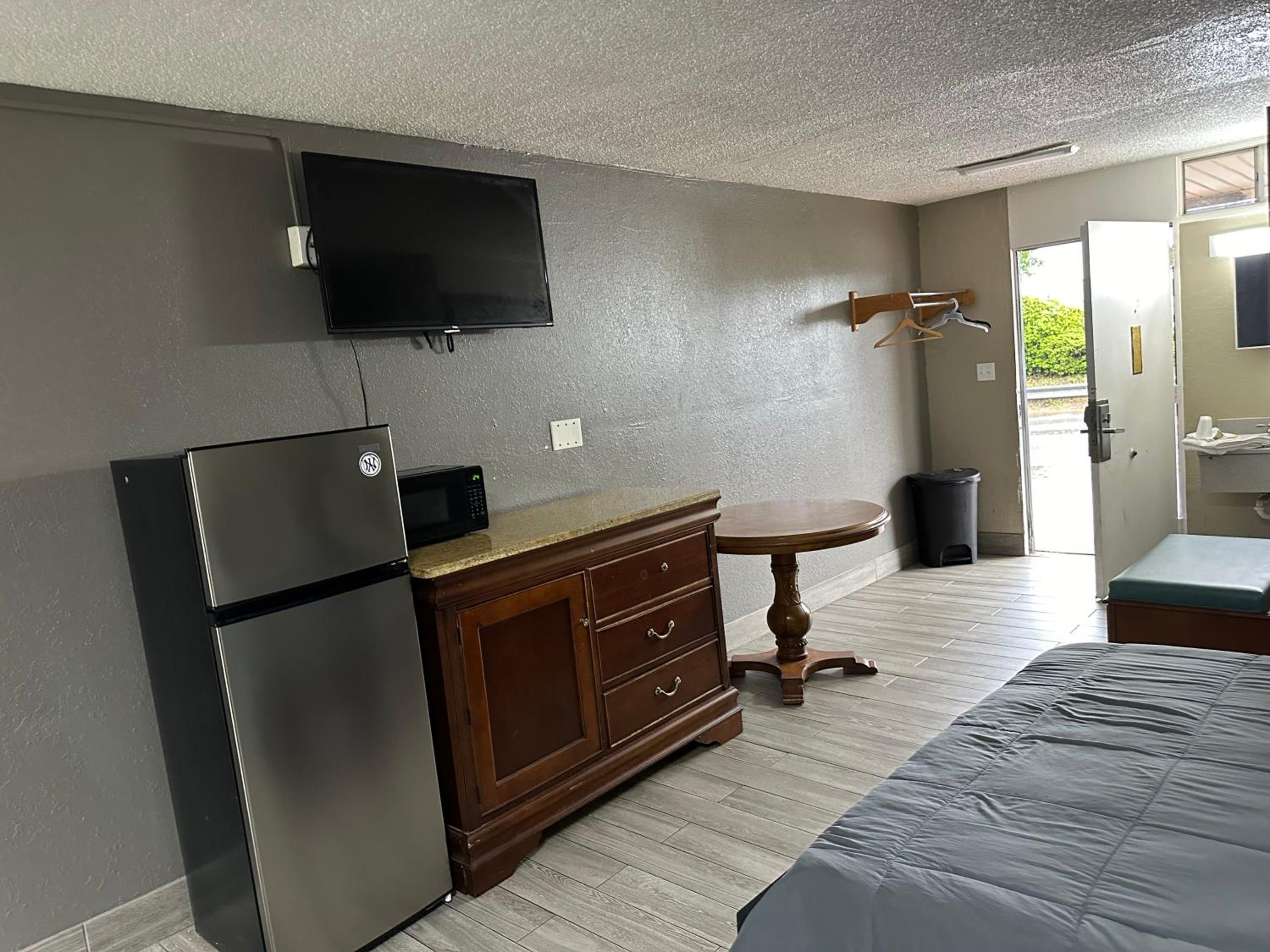 Amerihill Inn Suites Greensboro 5/41