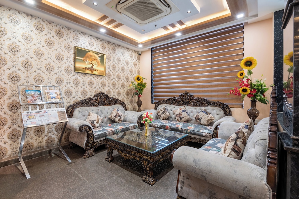 Hotel Royal Inn Igi 29/41