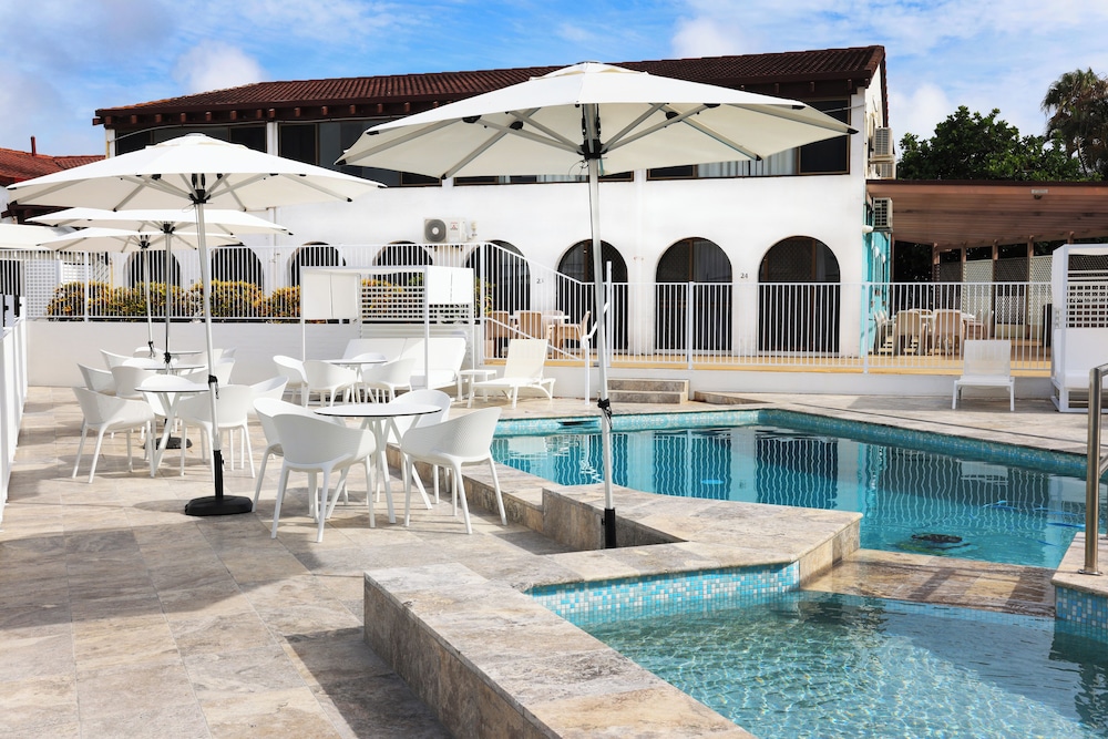 Don Pancho Beach Resort 7/50