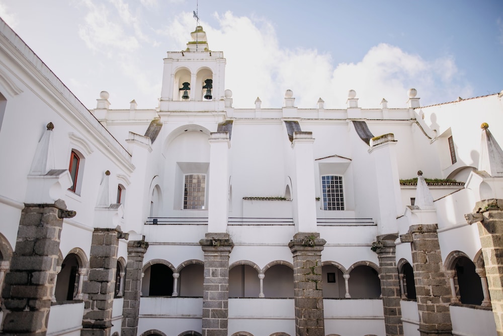 Convento Do Espinheiro Historic Hotel & Spa in EVORA