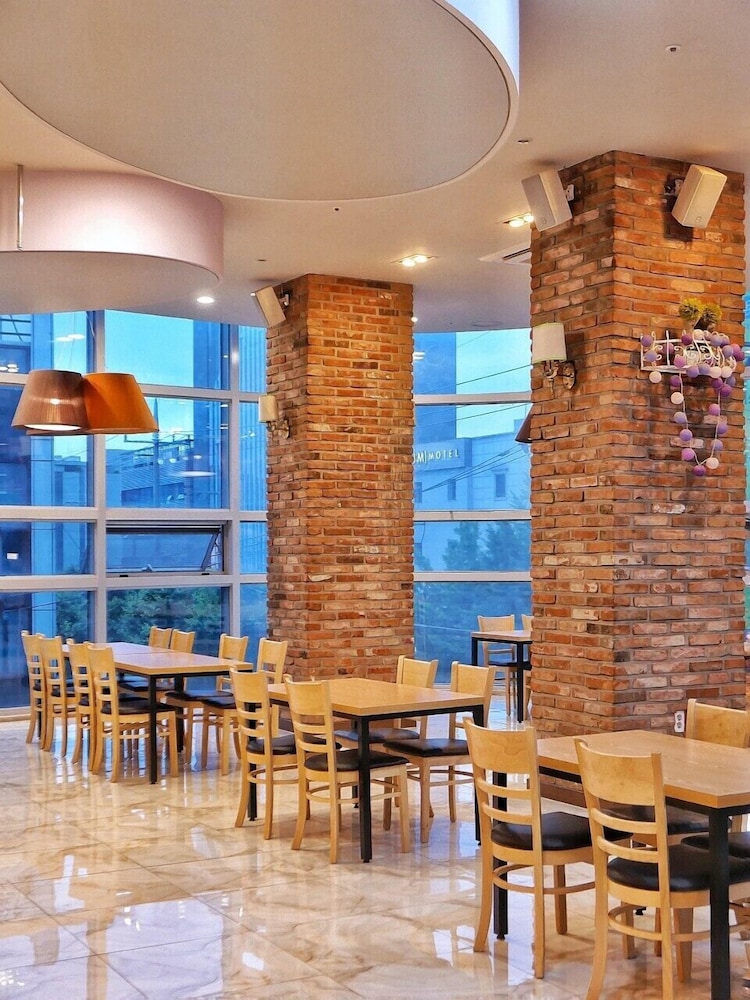 ROSANA BOUTIQUE HOTEL 50/62