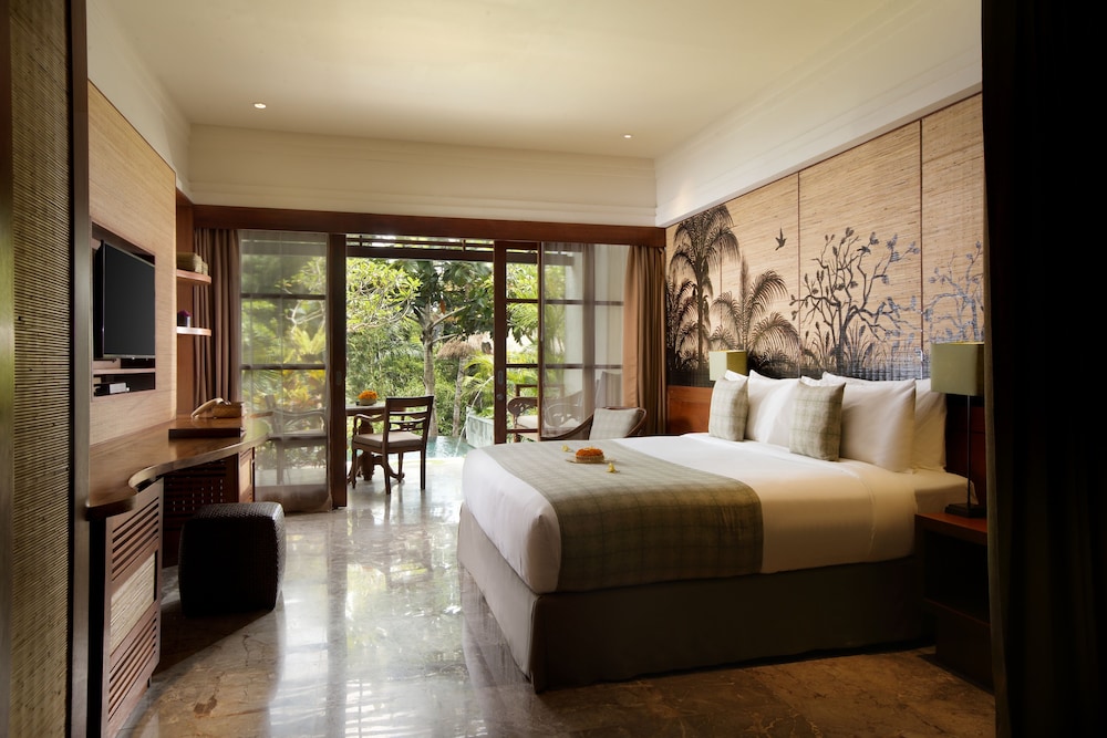 Premier Room Pool Access