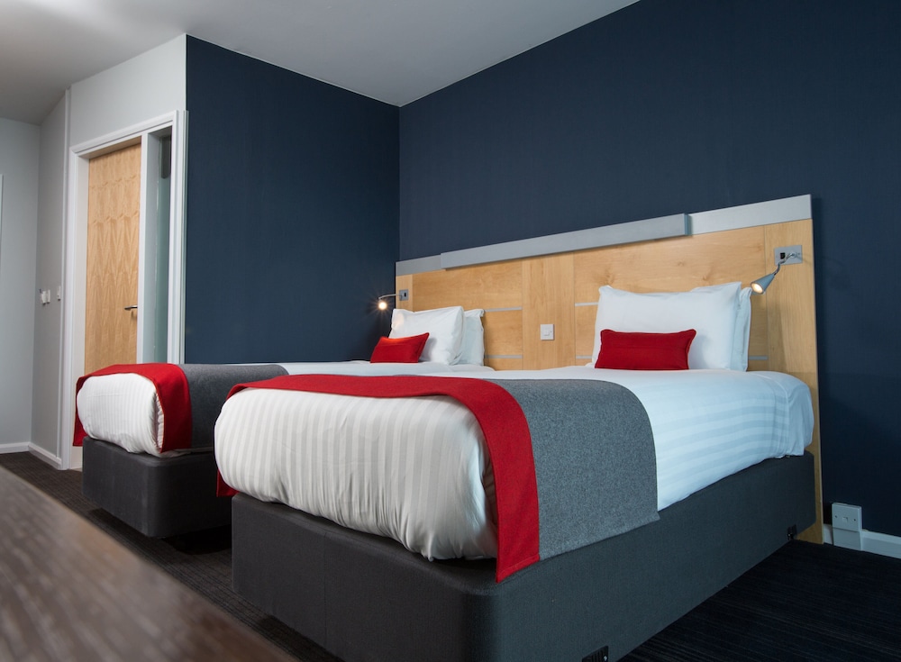 Holiday Inn Express Hamilton 7/46