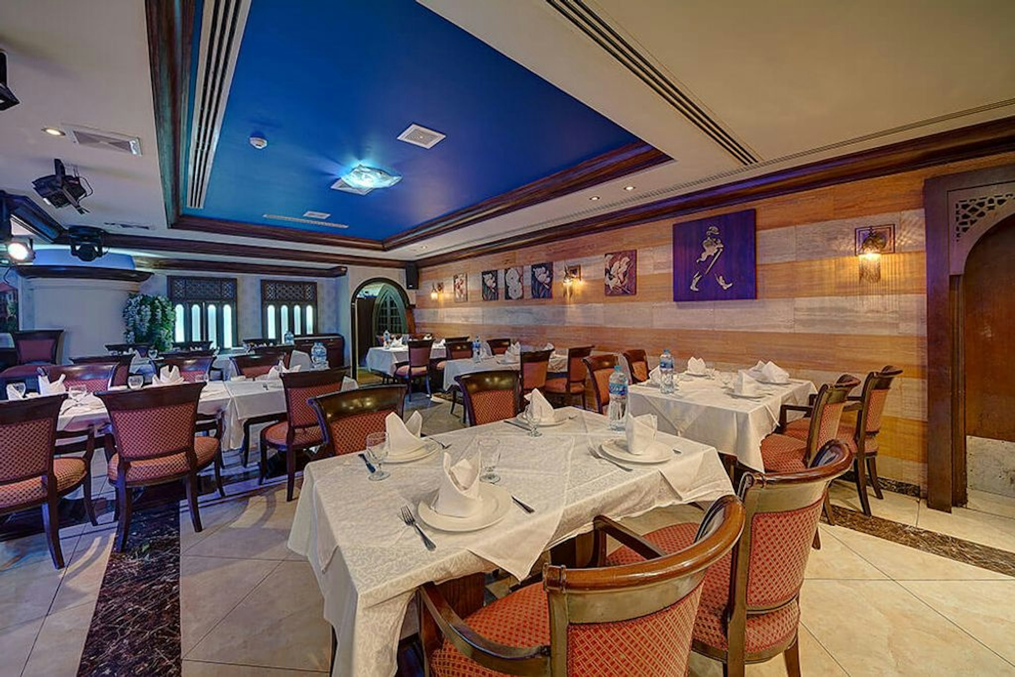 restaurant cafeteria