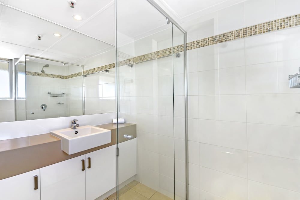 Talisman Apartments 24/75