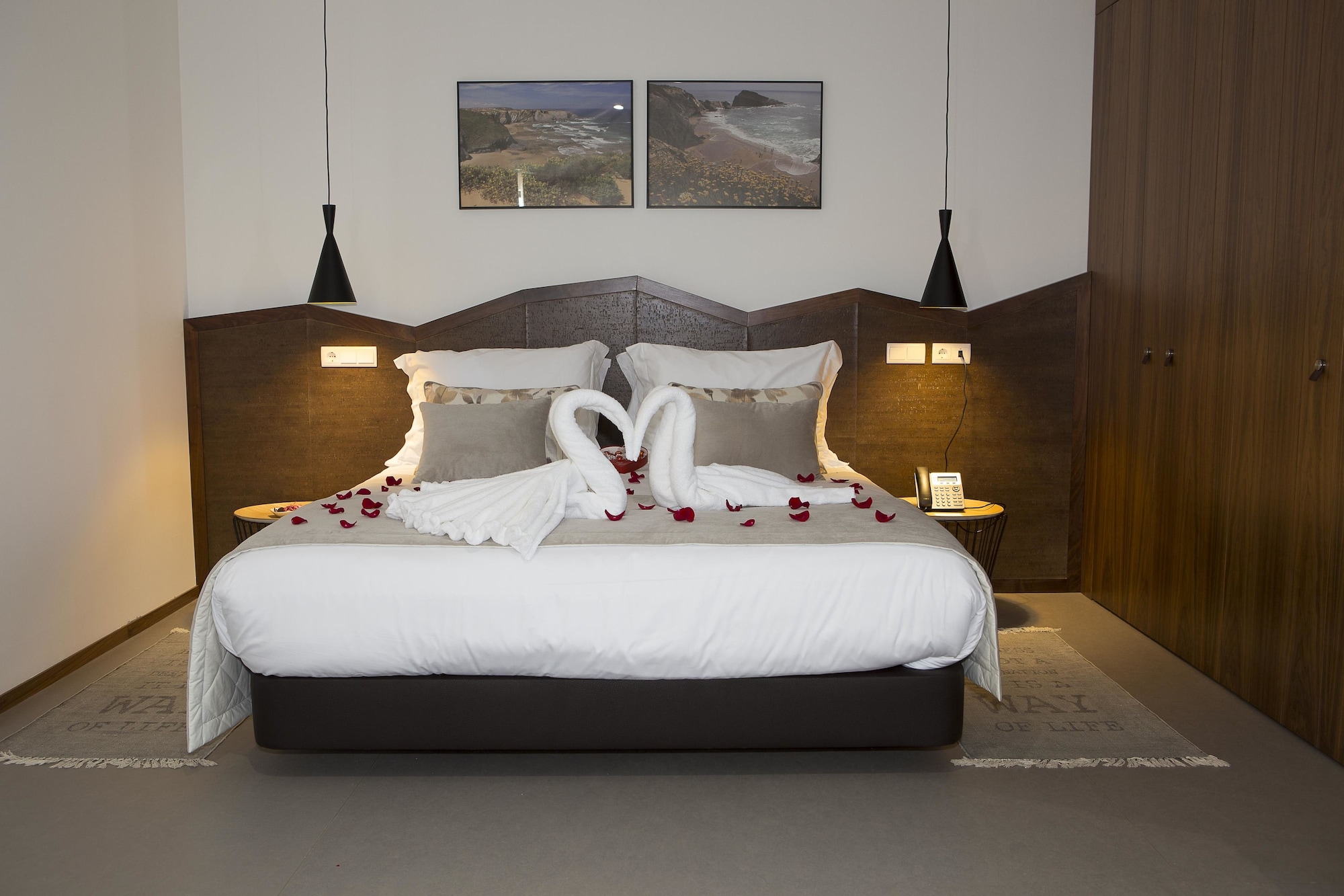 Presidential, Suite, King Bed, Pool Side