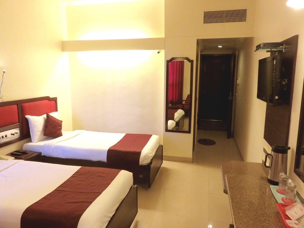 Hotel Ashish Plaza 7/30