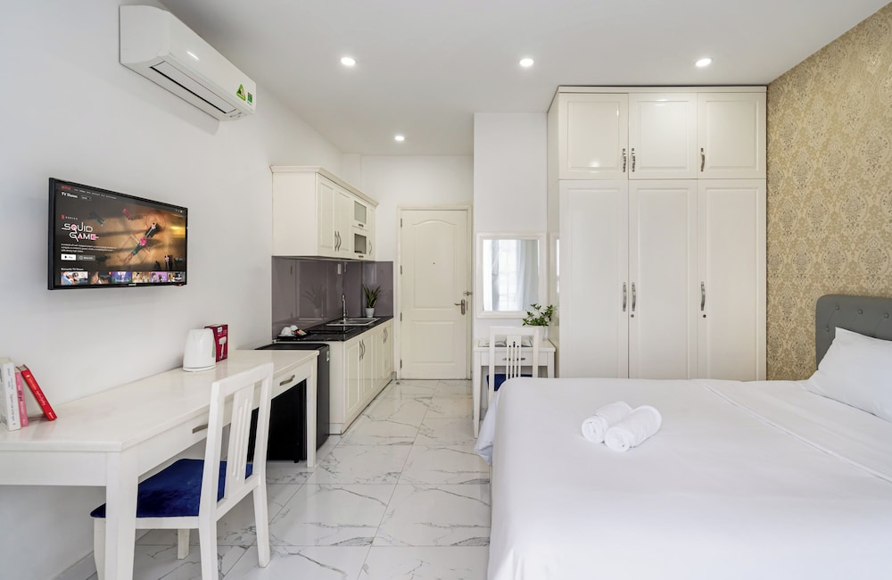 Lyna Apartment 23/46