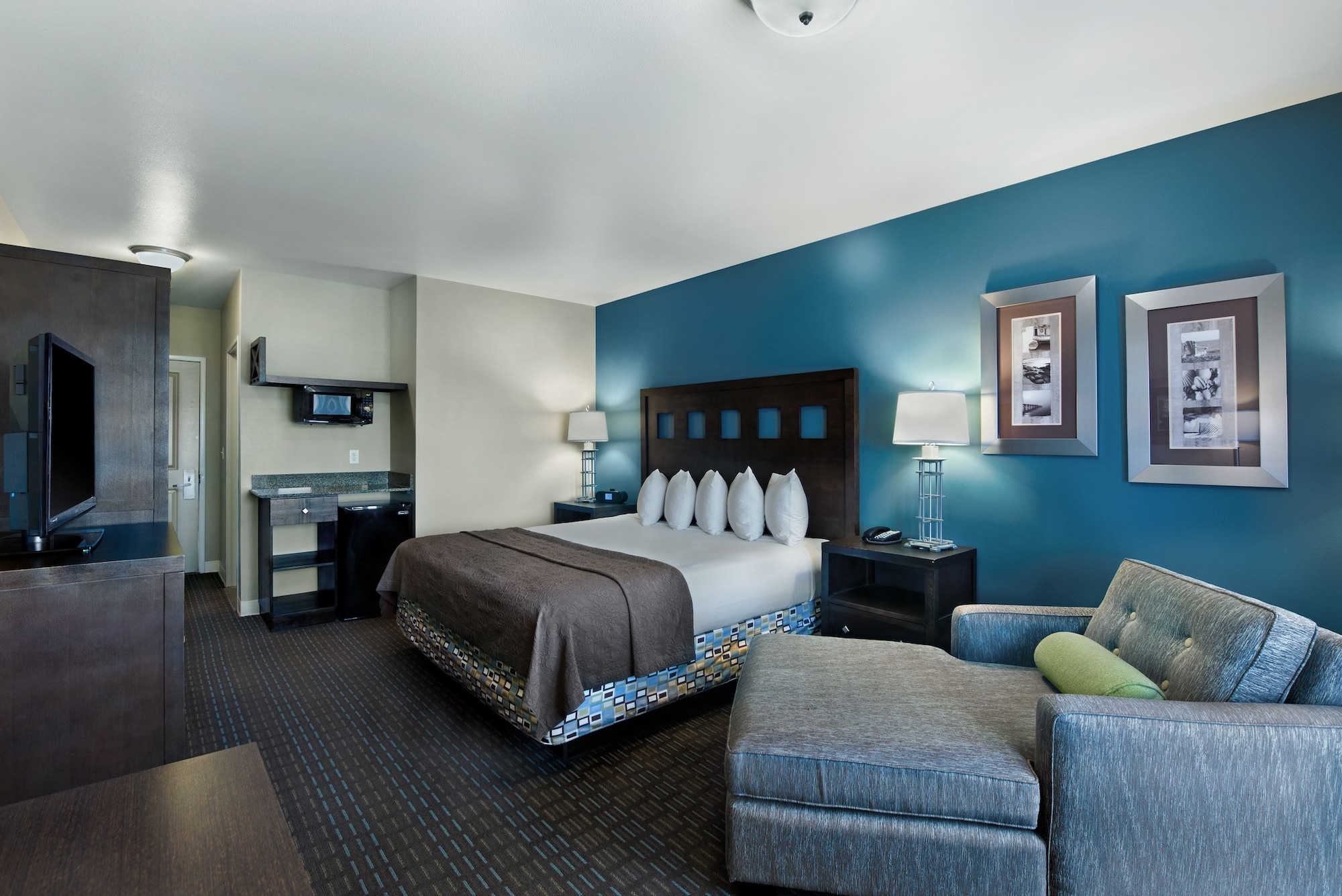 Suite, King Bed, Bay View