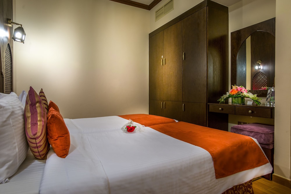 1 BEDROOM, CLASSIC, TWIN BEDS