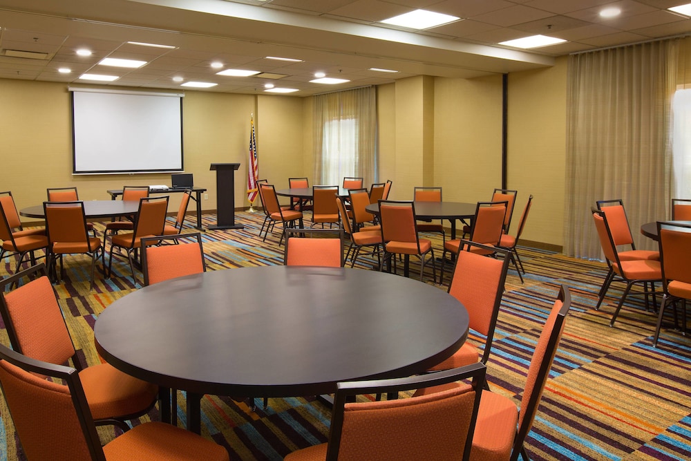 Fairfield Inn And Suites Columbus Osu 26/32