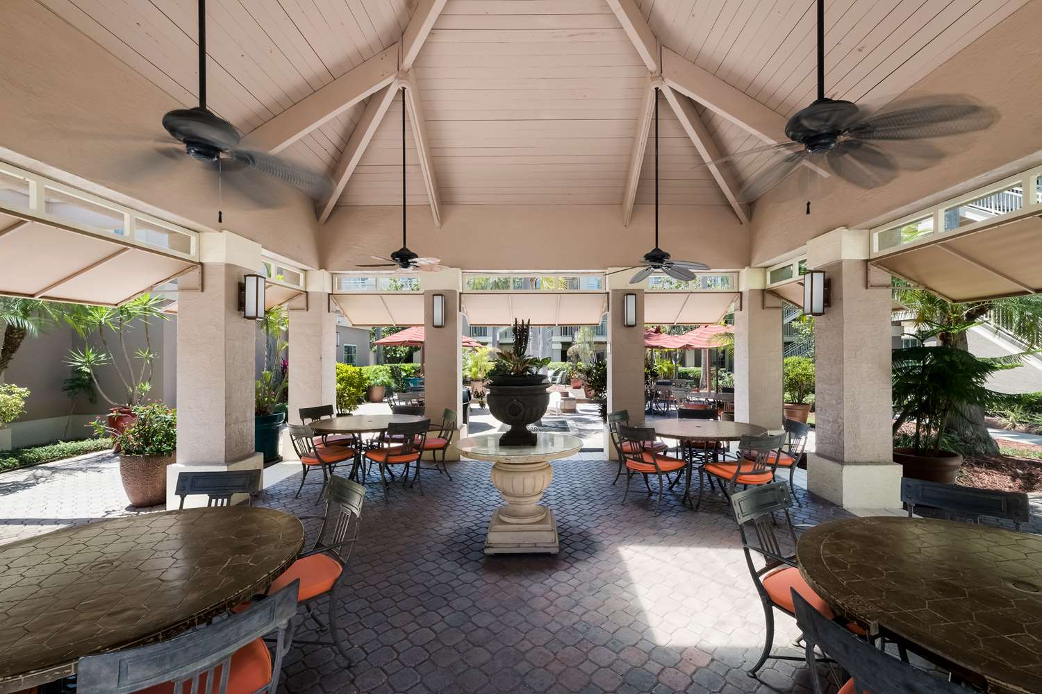 Sonesta ES Suites Orlando Lake Buena Vista 54/78