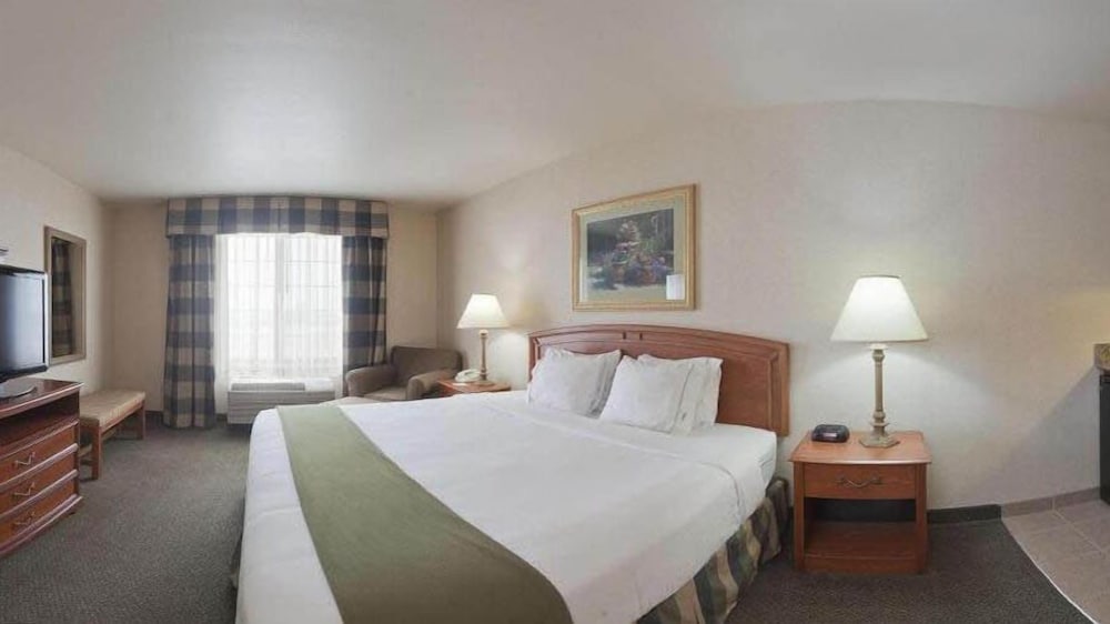 Holiday Inn Express Greensburg 18/50