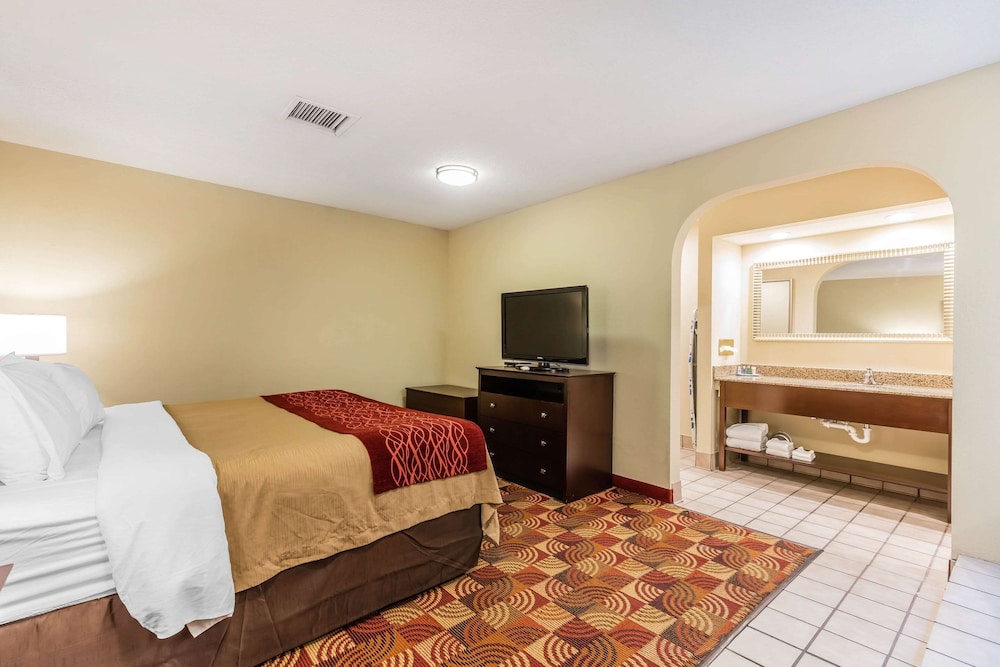 Comfort Inn & Suites Jasper Hwy 78 West 8/26
