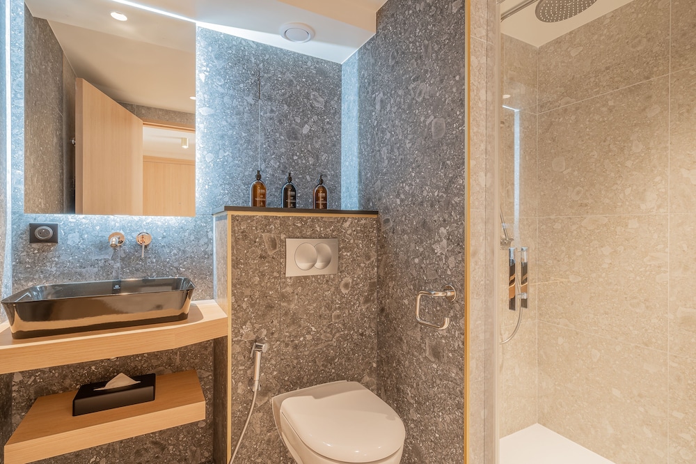 Yuna Porte Maillot - ApartHotel 49/50