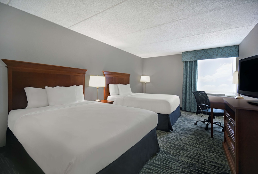 Spark by Hilton Rochester University Area 17/36
