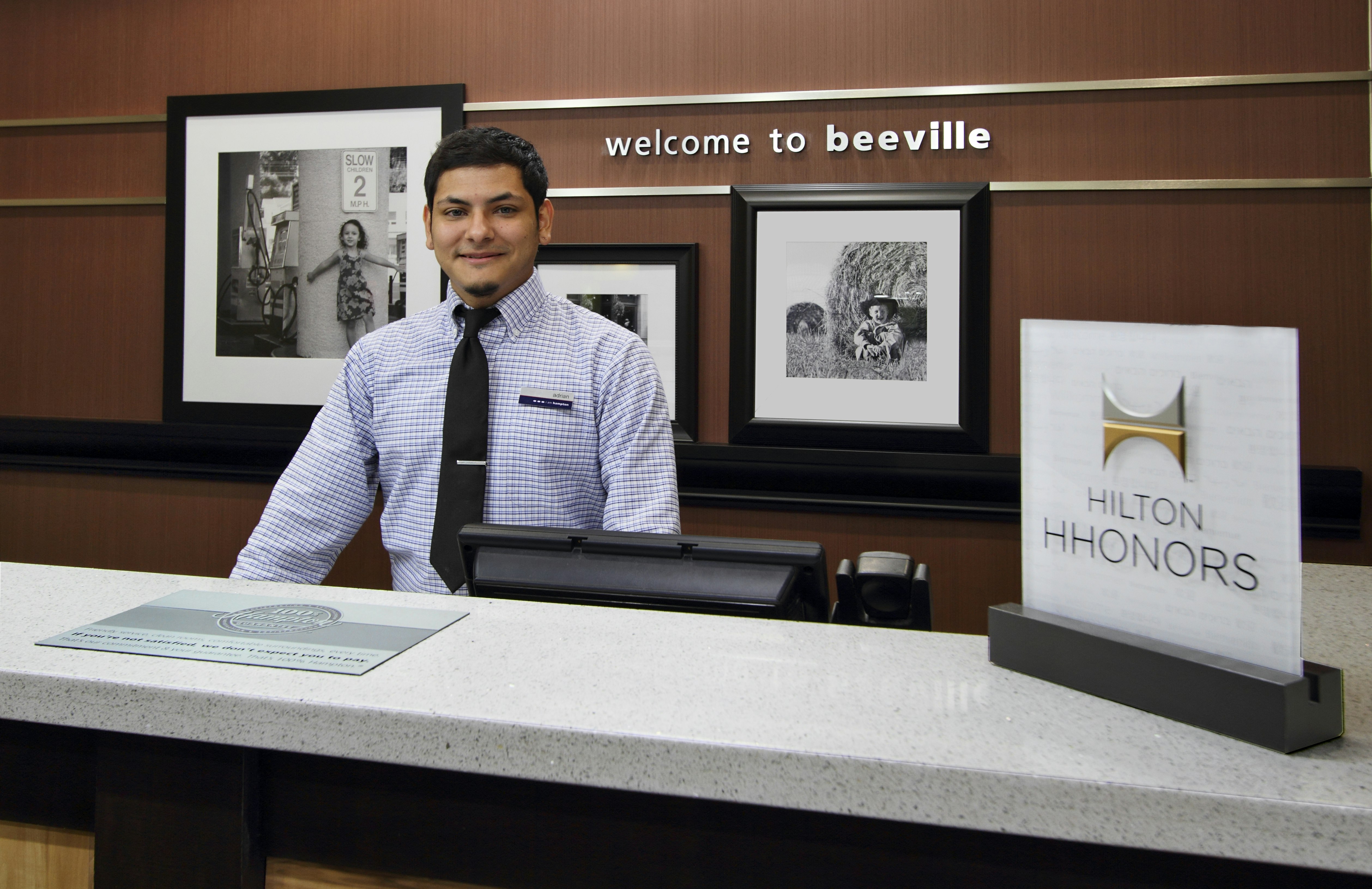 Hampton Inn Beeville 8/37
