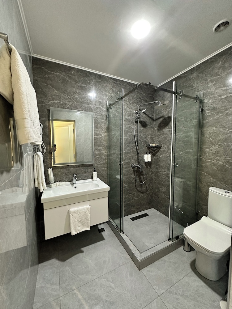 Garnet Hotel Tashkent 58/60