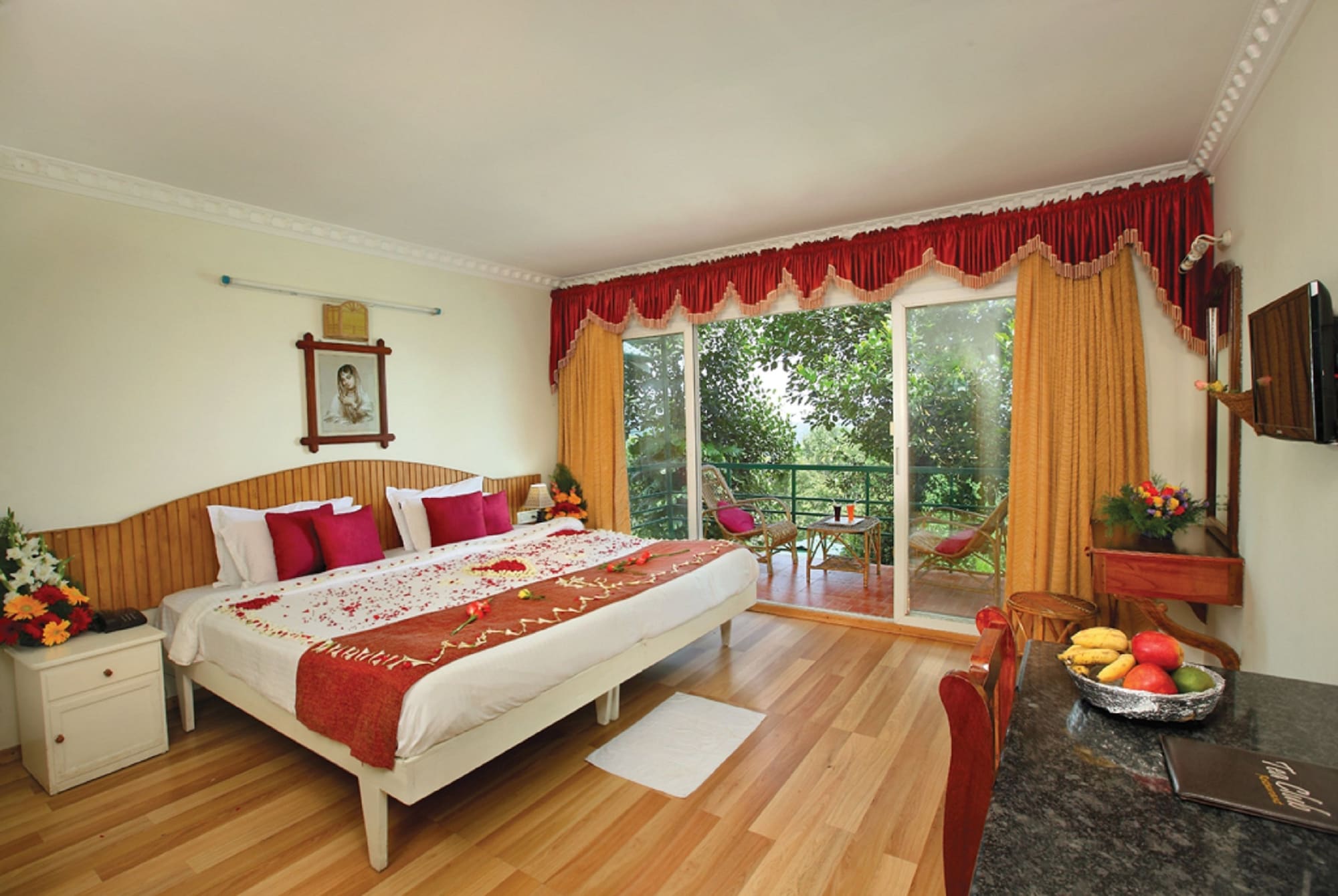 HONEYMOON, COTTAGE, DOUBLE BED