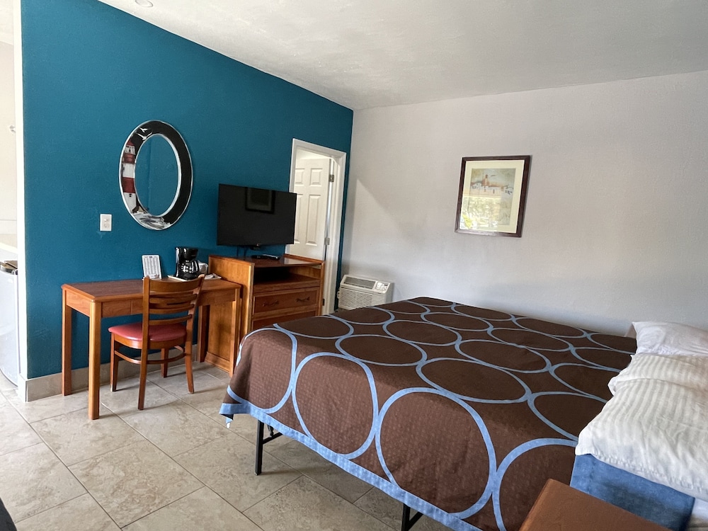 Americas Best Value Inn- Daytona Beach 7/35